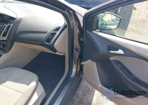 2012 Ford Focus Se z USA, uszkodzony, nr VIN 1FAHP3K20CL251110